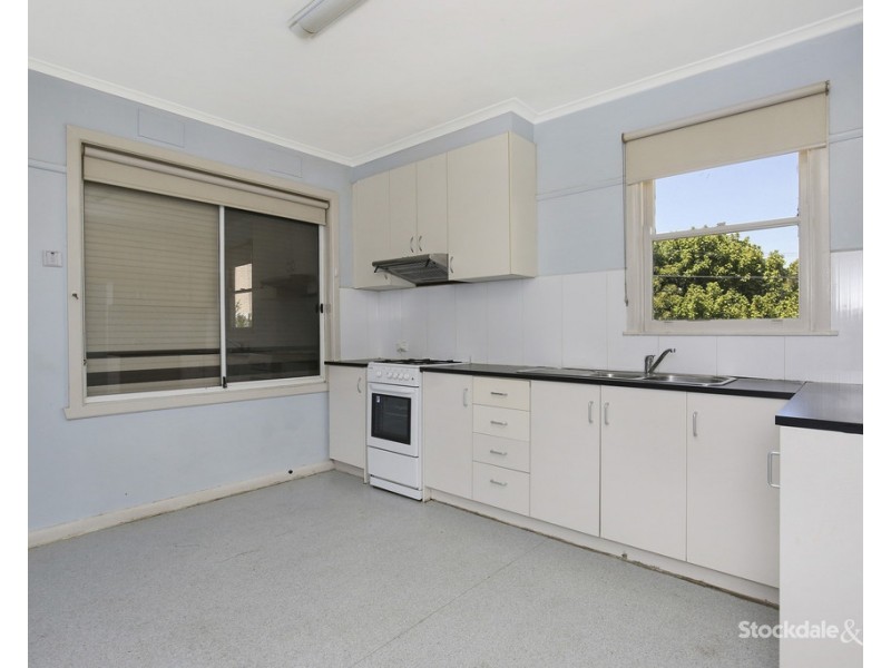 11 North Road, Reservoir VIC 3073