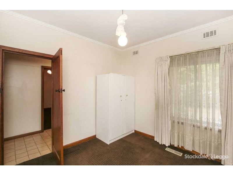 27 Broadhurst Avenue, Reservoir VIC 3073