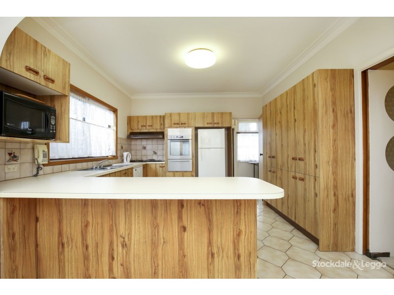 1 Liston Avenue, Reservoir VIC 3073