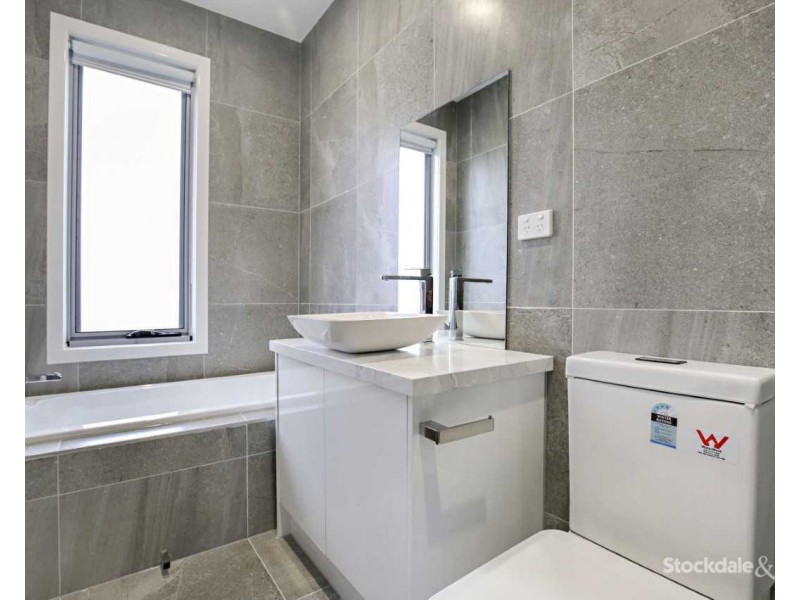 2/9 Mahoneys Road, Reservoir VIC 3073