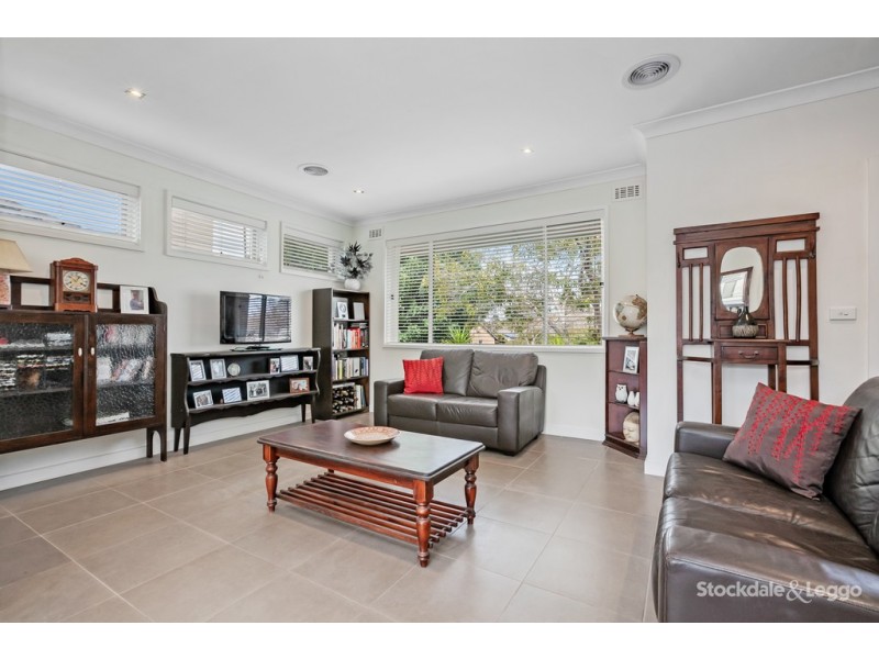 21 Evans Crescent, Reservoir VIC 3073