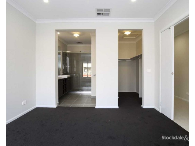 10 Dogwood Way, Mernda VIC 3754