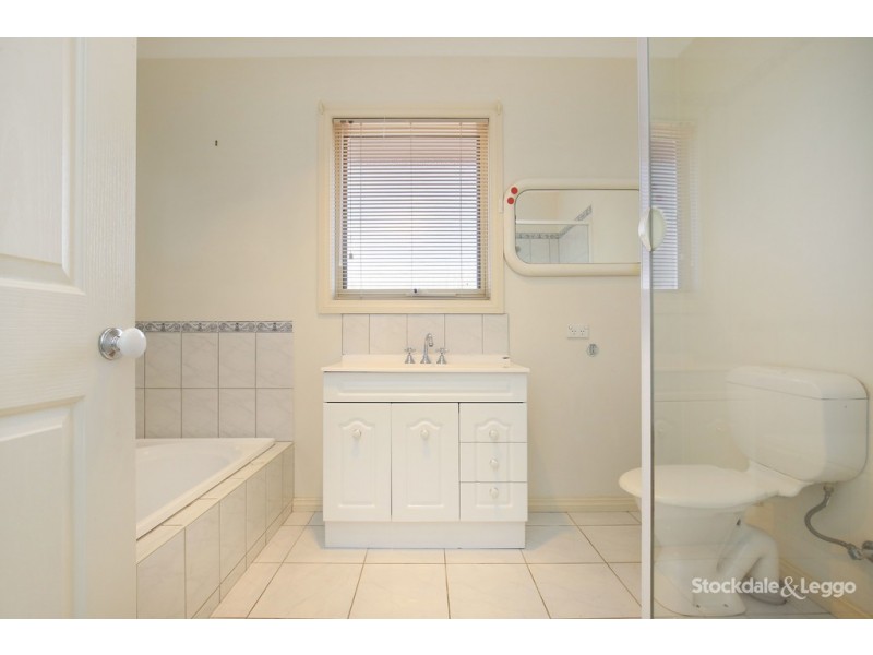 2/84-86 Pine Street, Reservoir VIC 3073