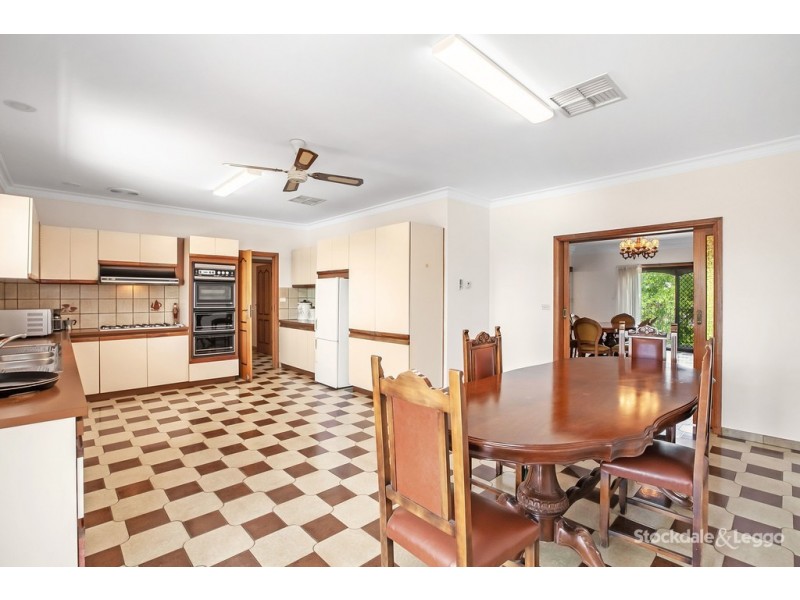 8 Fiddes Street, Reservoir VIC 3073