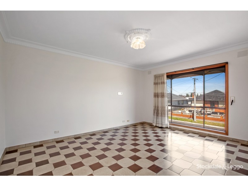 8 Fiddes Street, Reservoir VIC 3073