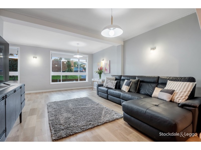 16 Moira Avenue, Reservoir VIC 3073