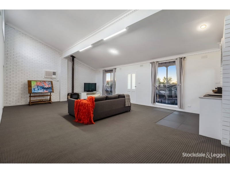 16 Moira Avenue, Reservoir VIC 3073