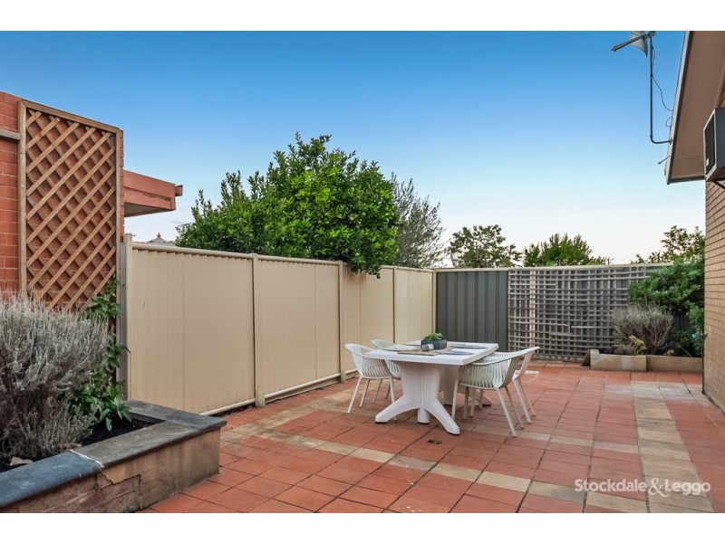 16 Moira Avenue, Reservoir VIC 3073