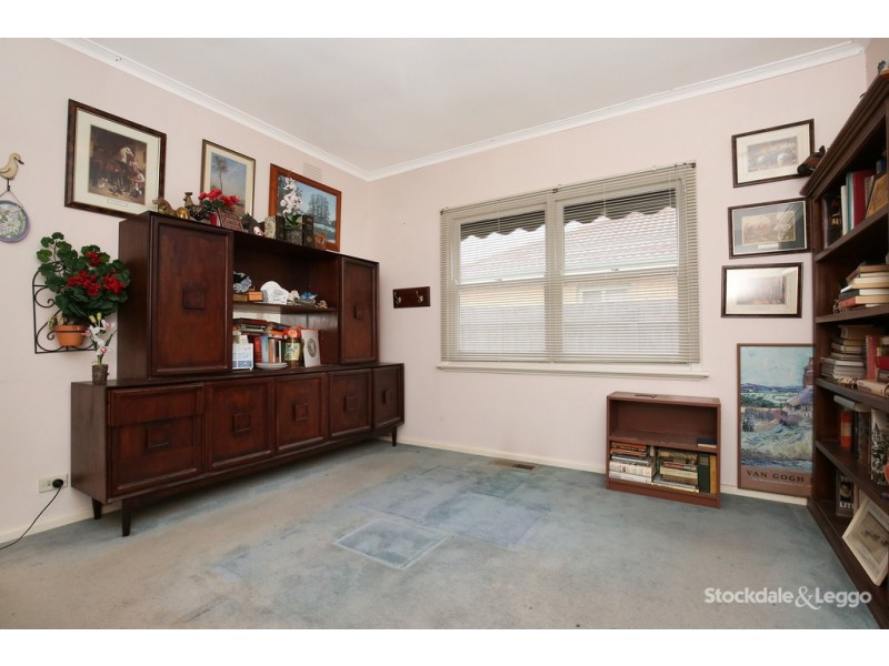 36 St Vigeons Road, Reservoir VIC 3073
