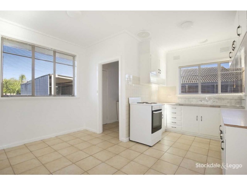 17 Club Avenue, Kingsbury VIC 3083