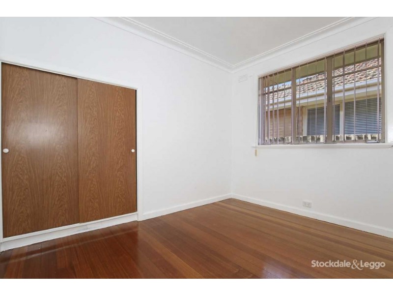 17 Club Avenue, Kingsbury VIC 3083