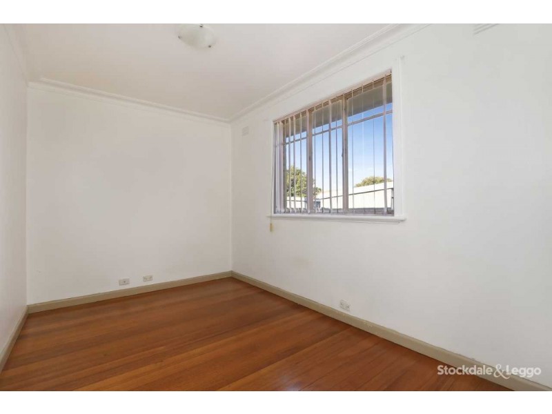 17 Club Avenue, Kingsbury VIC 3083