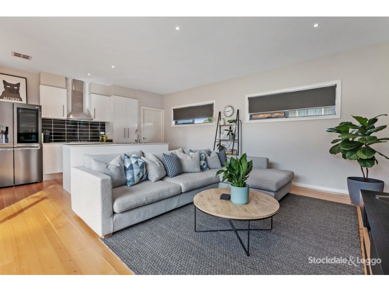 1/15 Suffolk Street, Reservoir VIC 3073