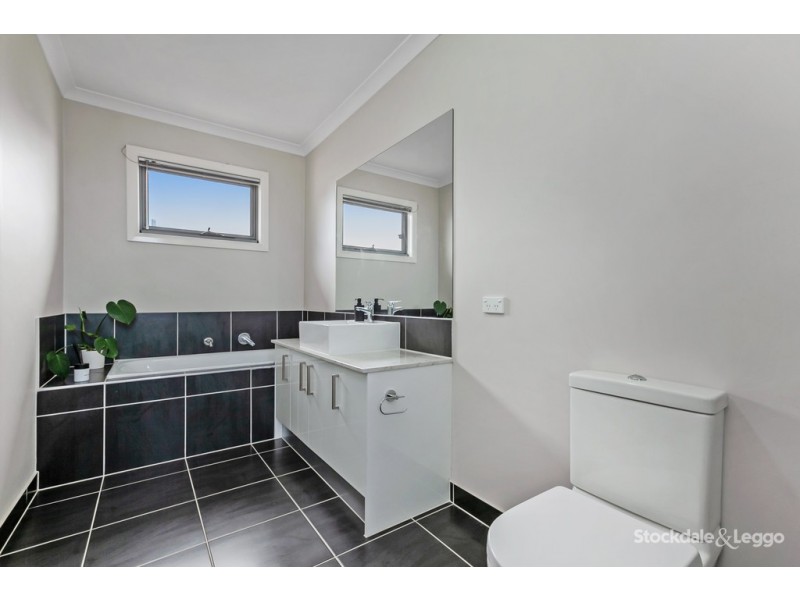 1/15 Suffolk Street, Reservoir VIC 3073