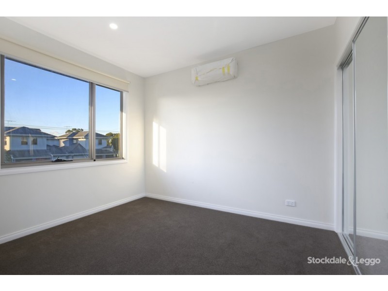 1/103-105 St Vigeons Road, Reservoir VIC 3073