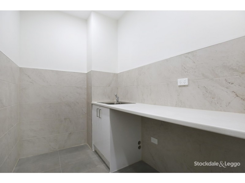 1/103-105 St Vigeons Road, Reservoir VIC 3073
