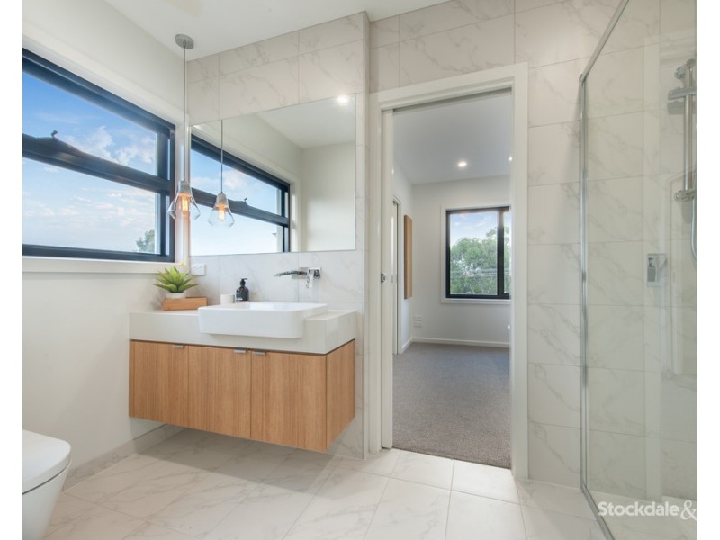 1/98 Liston Avenue, Reservoir VIC 3073