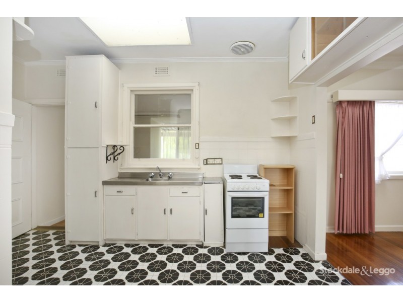 45 Lloyd Avenue, Reservoir VIC 3073