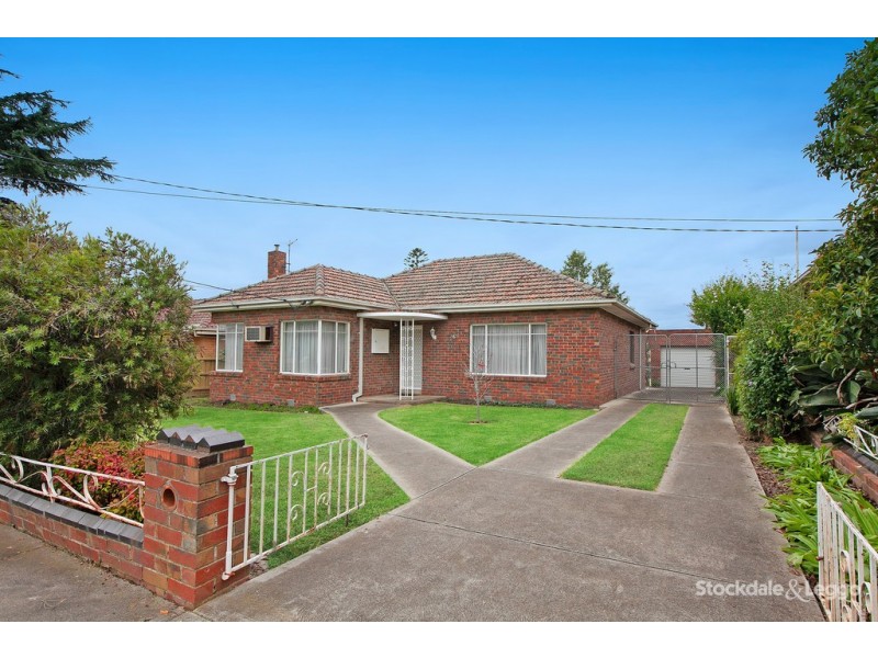 4 Glasgow Avenue, Reservoir VIC 3073