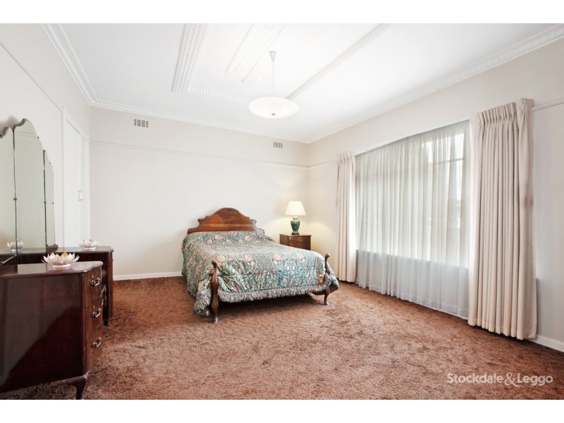 4 Glasgow Avenue, Reservoir VIC 3073