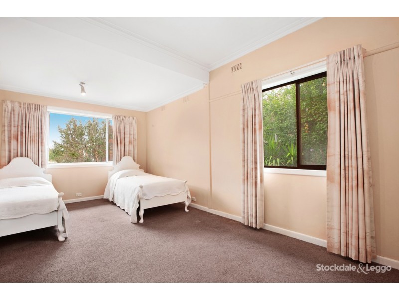 4 Glasgow Avenue, Reservoir VIC 3073