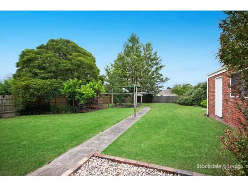 4 Glasgow Avenue, Reservoir VIC 3073