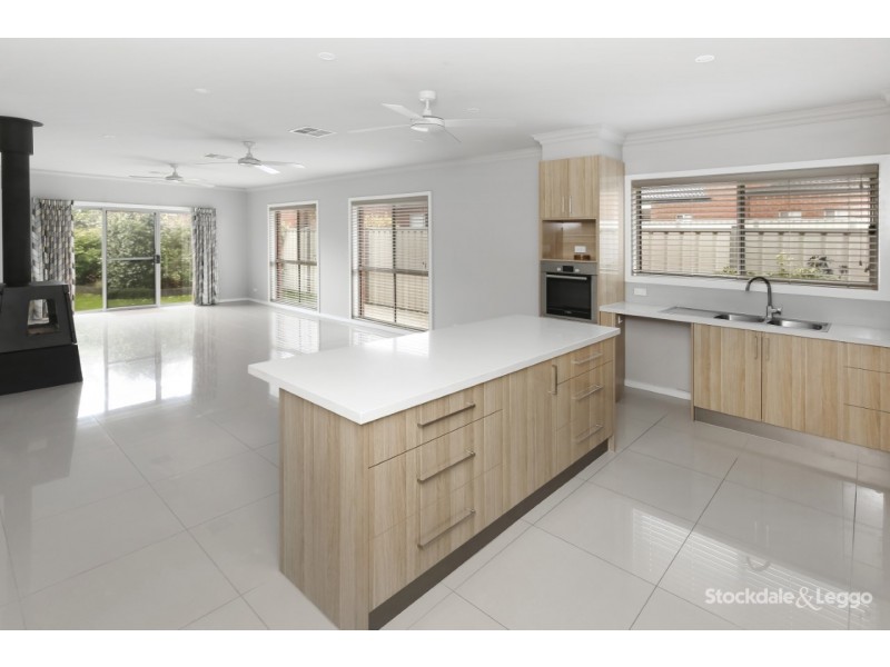 24 Sahara Way, Fawkner VIC 3060