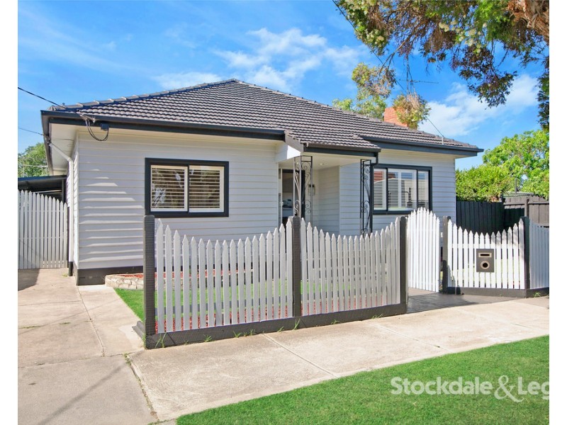 2 Arbor Avenue, Reservoir VIC 3073