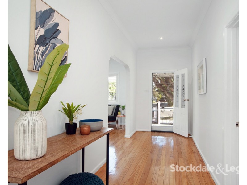 2 Arbor Avenue, Reservoir VIC 3073
