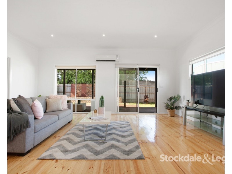 2 Arbor Avenue, Reservoir VIC 3073