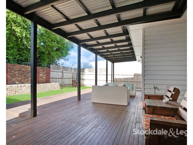 2 Arbor Avenue, Reservoir VIC 3073