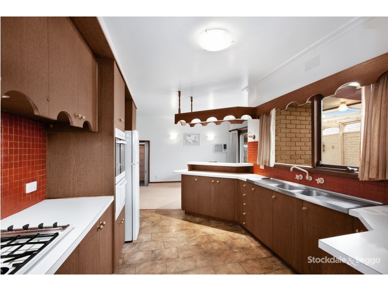 61 Oakhill Avenue, Reservoir VIC 3073