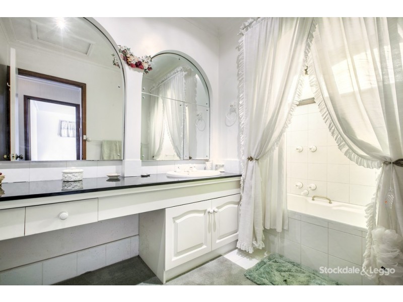 61 Oakhill Avenue, Reservoir VIC 3073