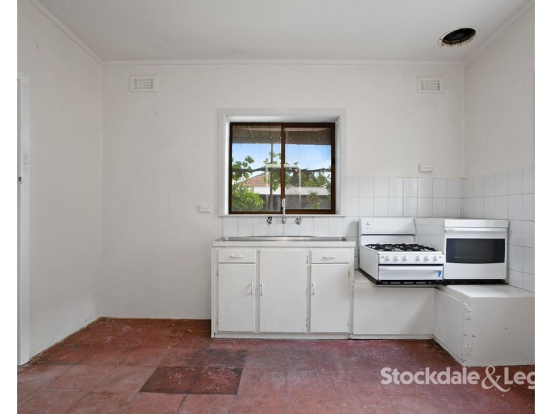 43 Pine Street, Reservoir VIC 3073