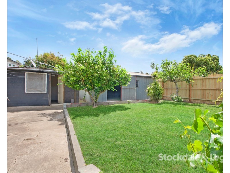 43 Pine Street, Reservoir VIC 3073