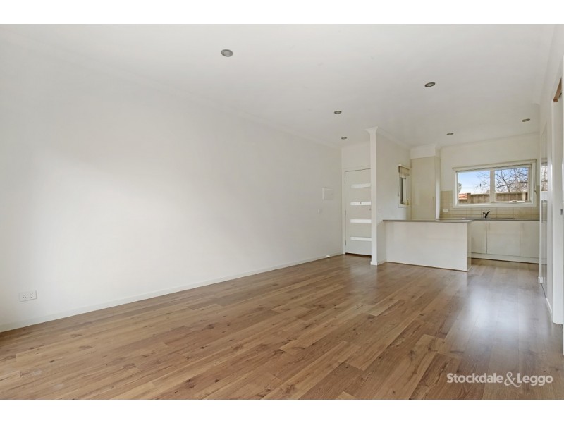 3/44 Boldrewood Parade, Reservoir VIC 3073