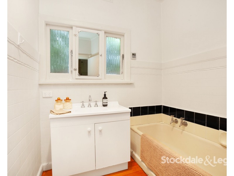 2 Carrol Street, Reservoir VIC 3073