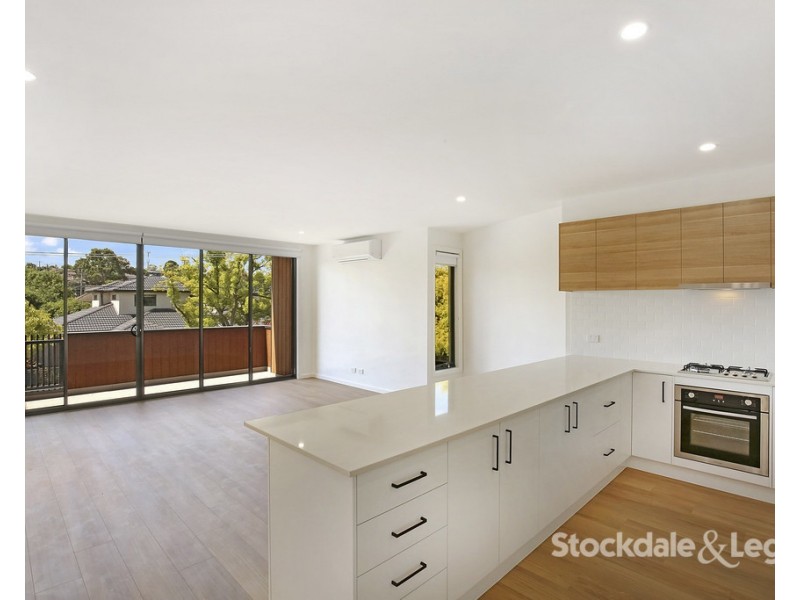 1/3 McComas Street, Reservoir VIC 3073