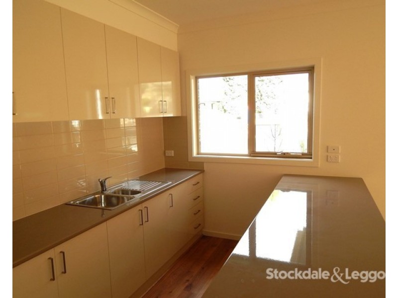 1/44 Boldrewood Parade, Reservoir VIC 3073