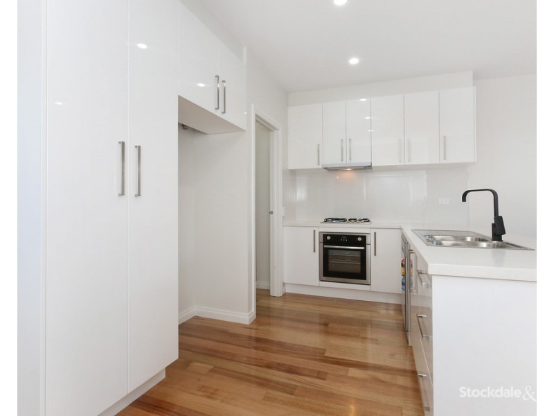 2/103-105 St Vigeons Road, Reservoir VIC 3073