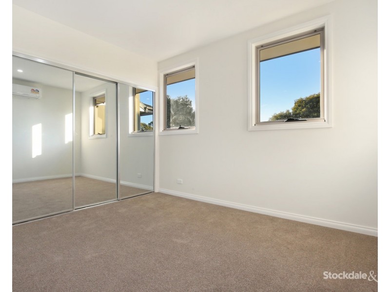 2/103-105 St Vigeons Road, Reservoir VIC 3073
