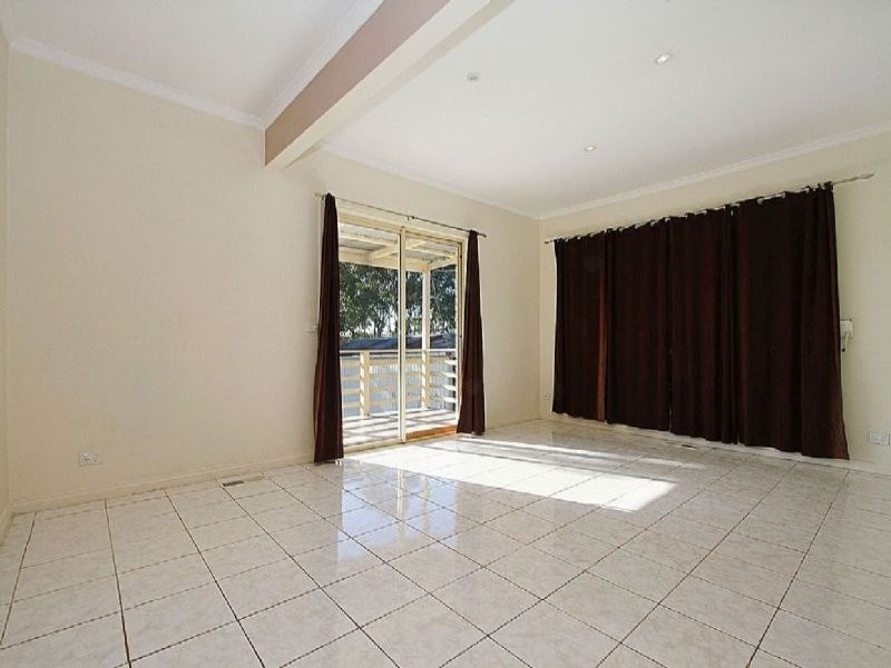 42 Winter Crescent, Reservoir VIC 3073