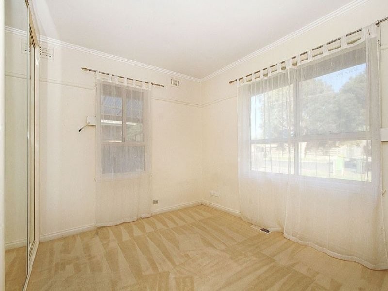 42 Winter Crescent, Reservoir VIC 3073