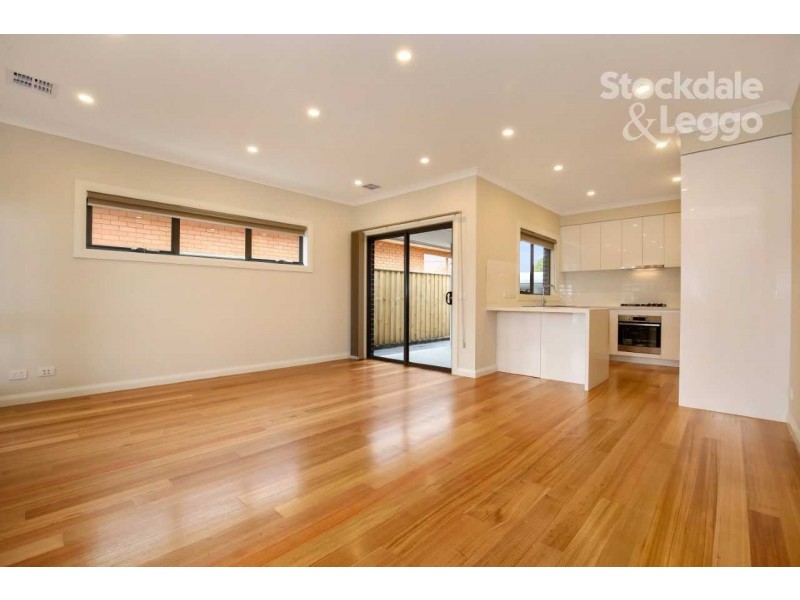 1/12 Chenies Street, Reservoir VIC 3073