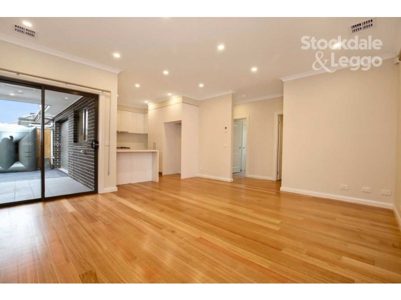 1/12 Chenies Street, Reservoir VIC 3073