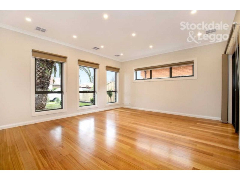 1/12 Chenies Street, Reservoir VIC 3073