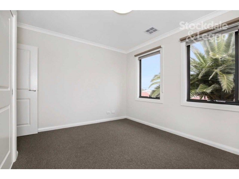 1/12 Chenies Street, Reservoir VIC 3073