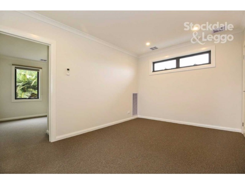 1/12 Chenies Street, Reservoir VIC 3073