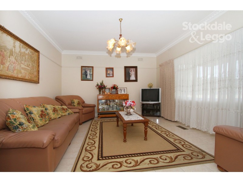 4 Dennis Street, Reservoir VIC 3073