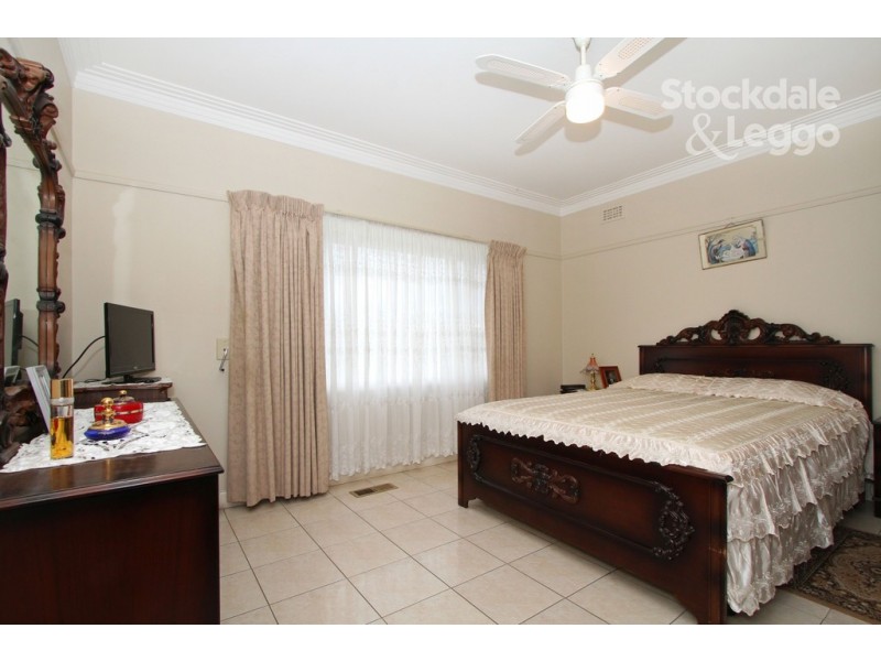 4 Dennis Street, Reservoir VIC 3073